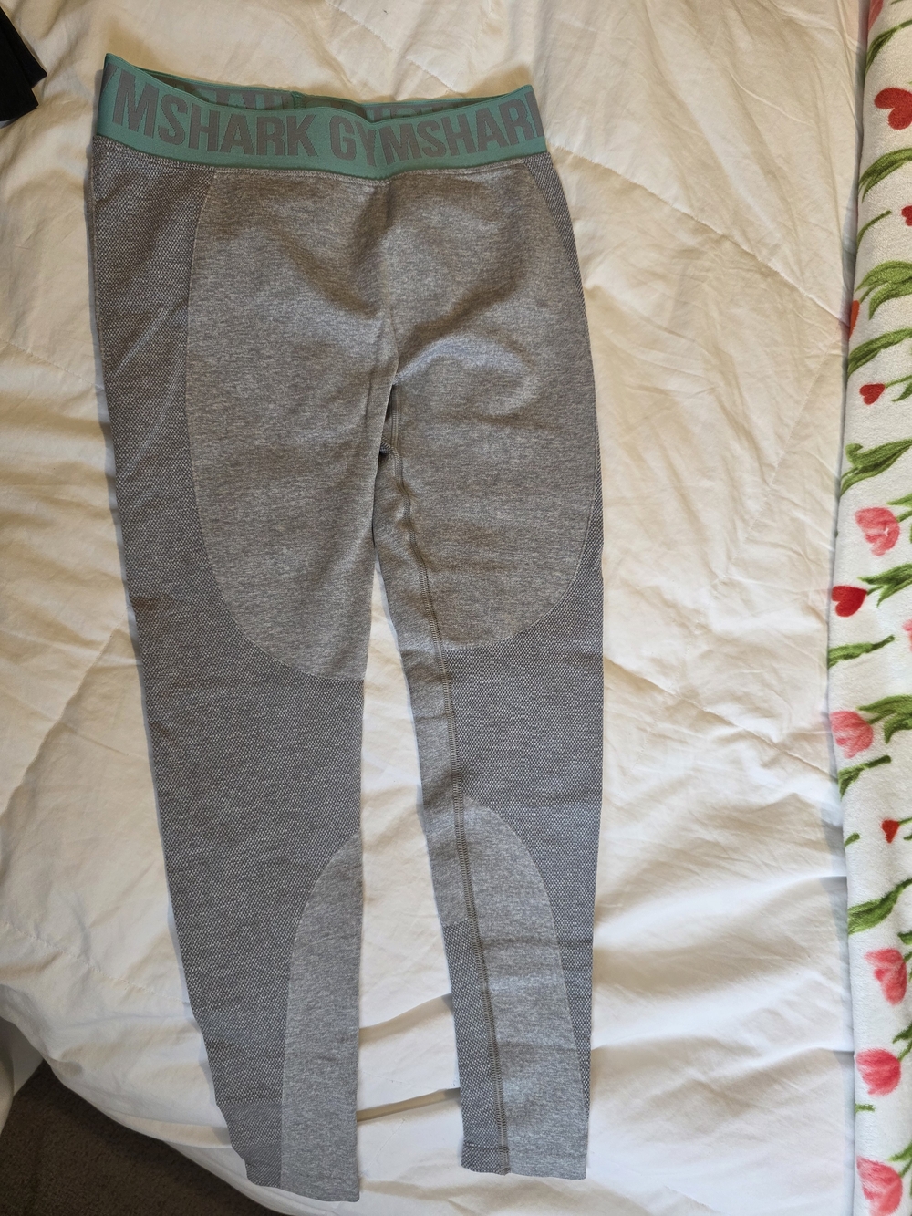 Gymshark Grey Seamless Leggings with Mint Waistband - Medium - Contouring